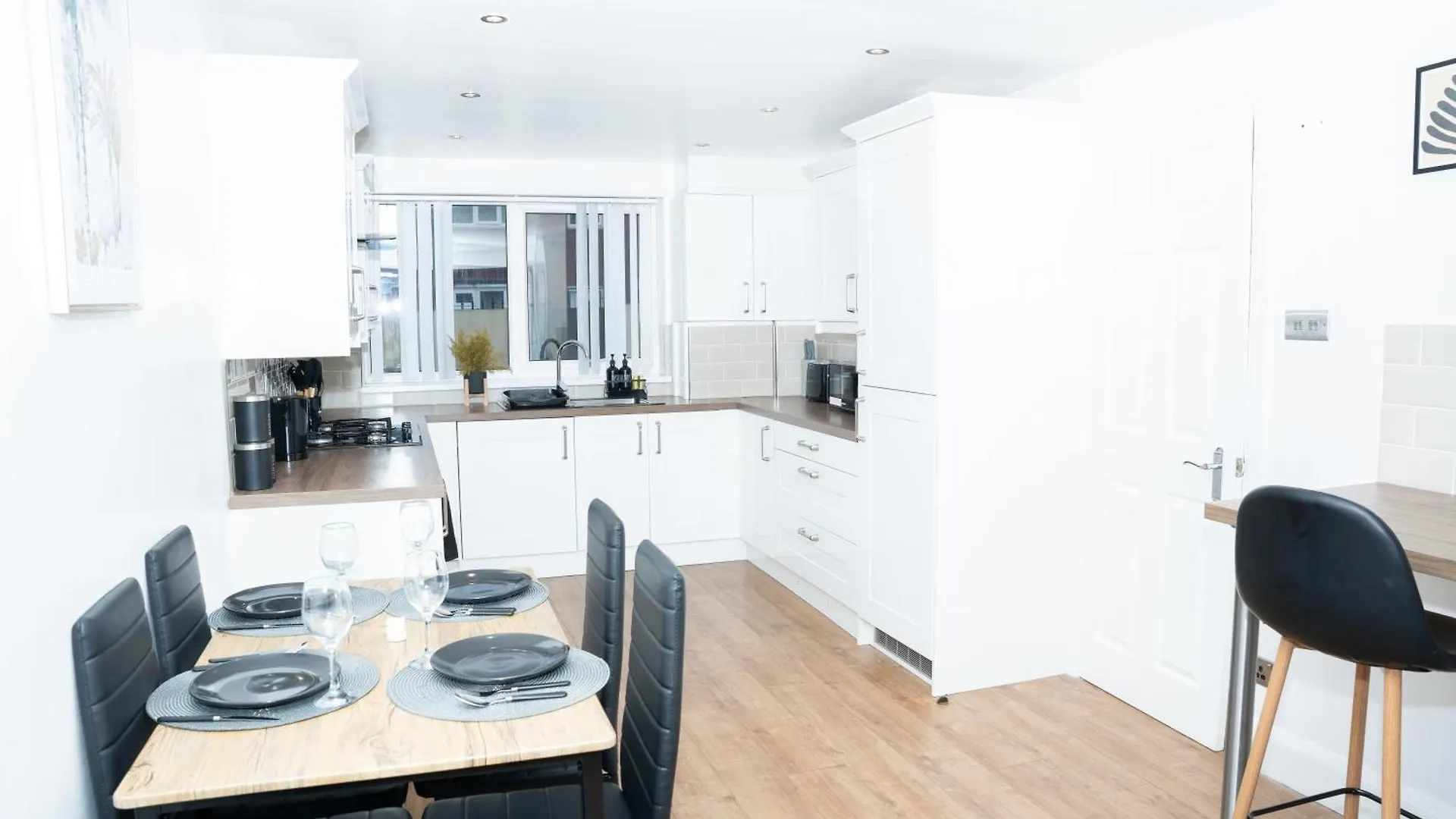 Holiday home Stylish 3 Bed House With Free Parking Villa Leeds