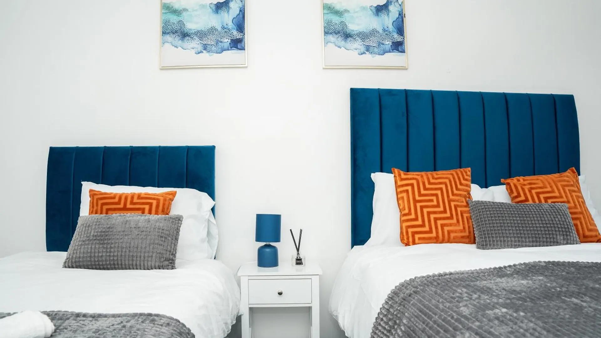 Holiday home Stylish 3 Bed House With Free Parking Villa Leeds