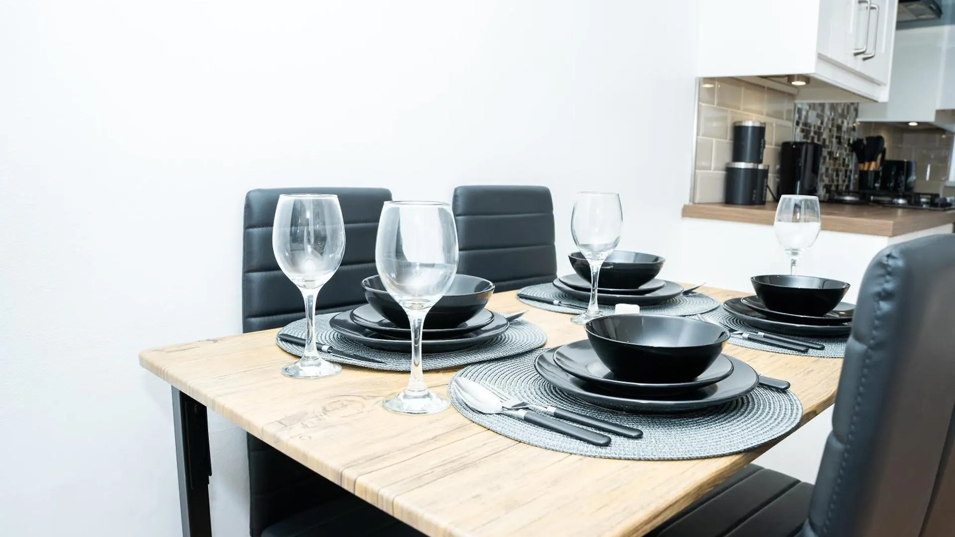 Holiday home Stylish 3 Bed House With Free Parking Villa Leeds