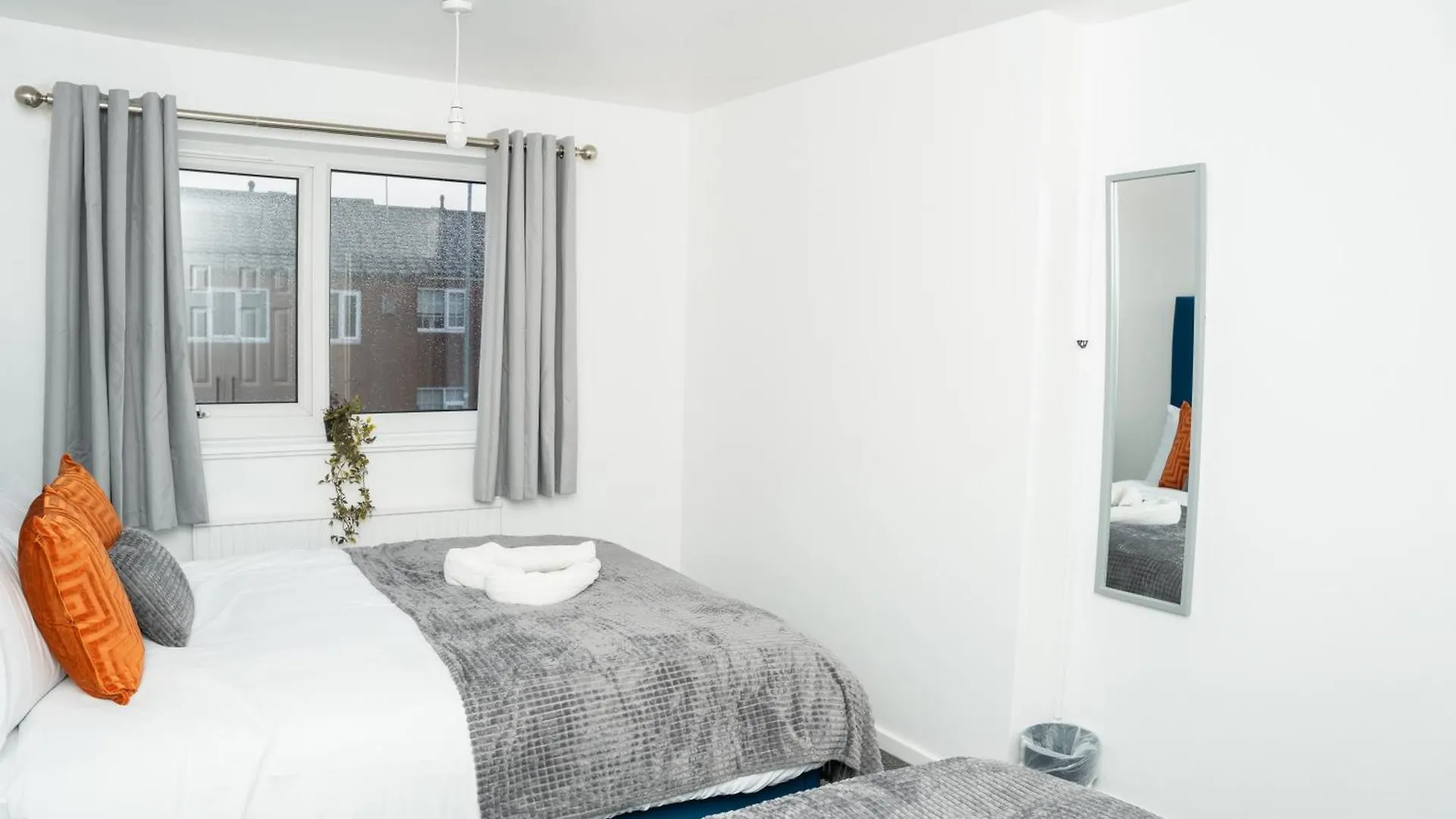 Stylish 3 Bed House With Free Parking Villa Leeds  Holiday home Leeds (West Yorkshire)