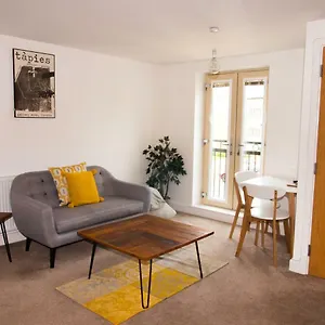 Impressive Urban Townhouse - Leeds Centre Holiday home
